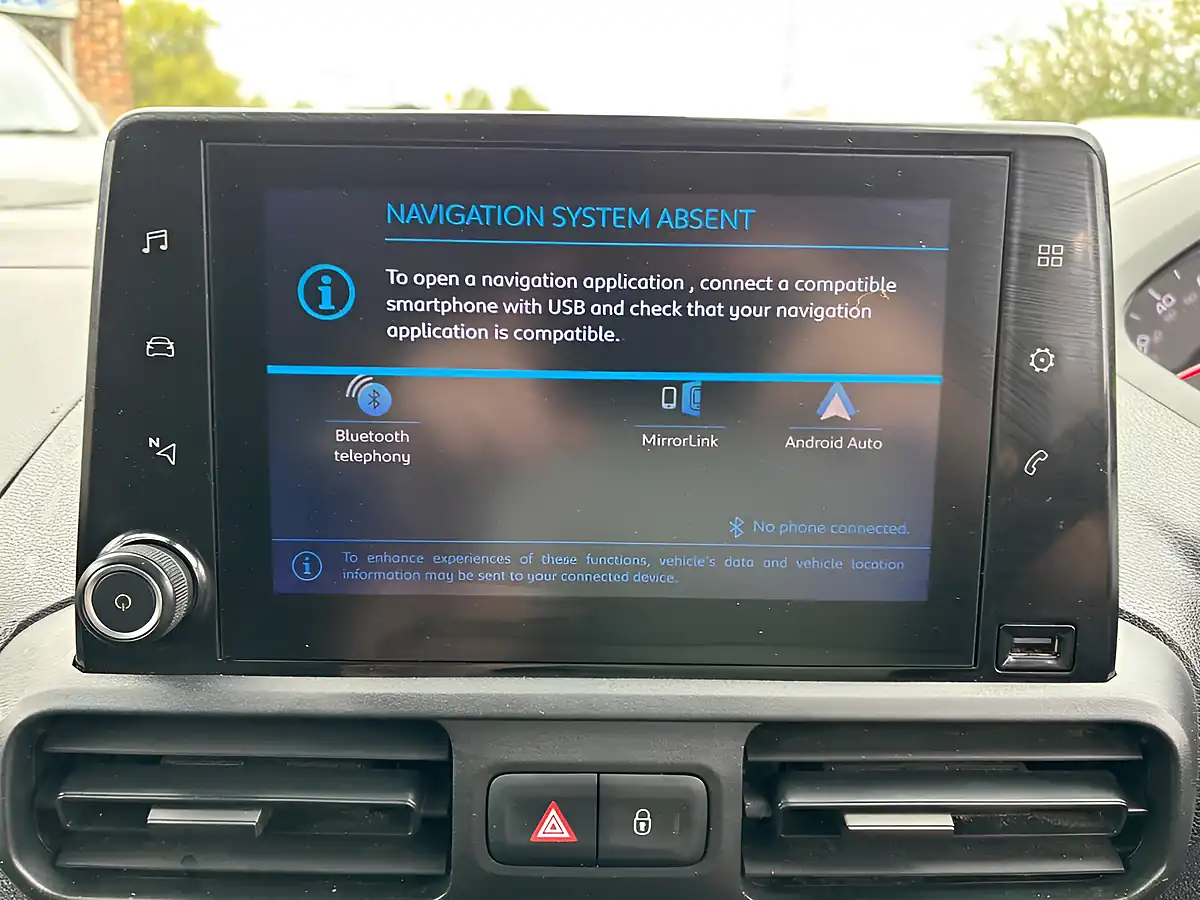 Used 2022 Peugeot Partner Professional Premium White - Interior and Exterior details 20
