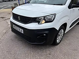 Used 2022 Peugeot Partner Professional Premium White - Interior and Exterior details 7