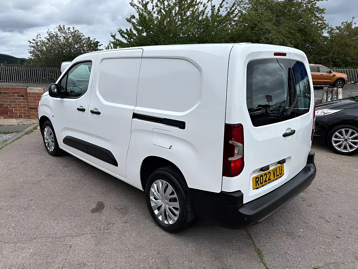 Used 2022 Peugeot Partner Professional Premium White - Interior and Exterior details 9