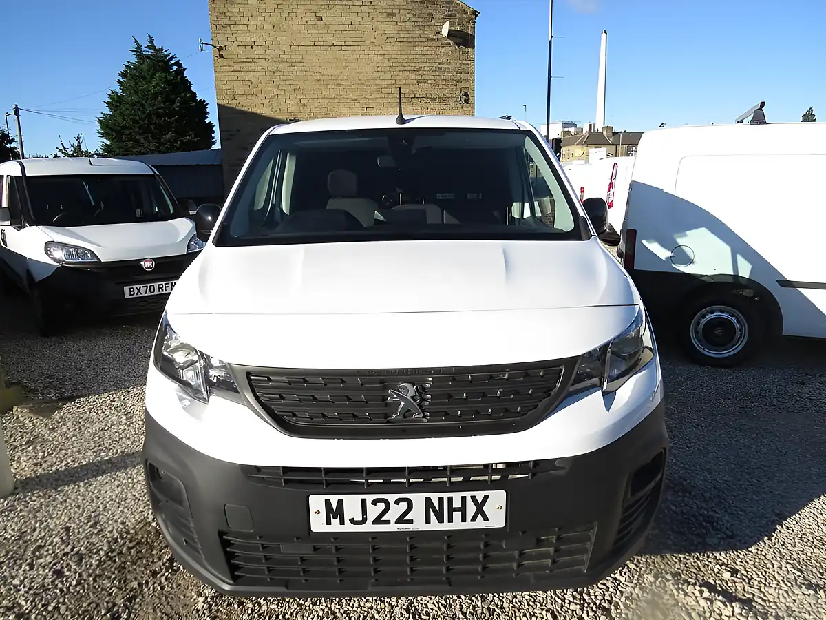 Used 2022 Peugeot Partner Professional Premium White - Interior and Exterior details 10