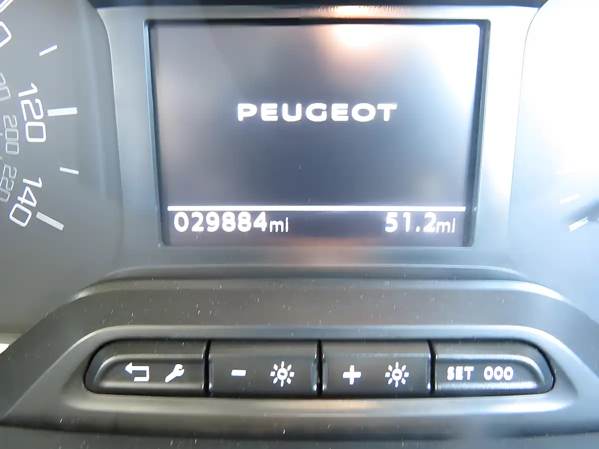 Used 2022 Peugeot Partner Professional Premium White - Interior and Exterior details 14