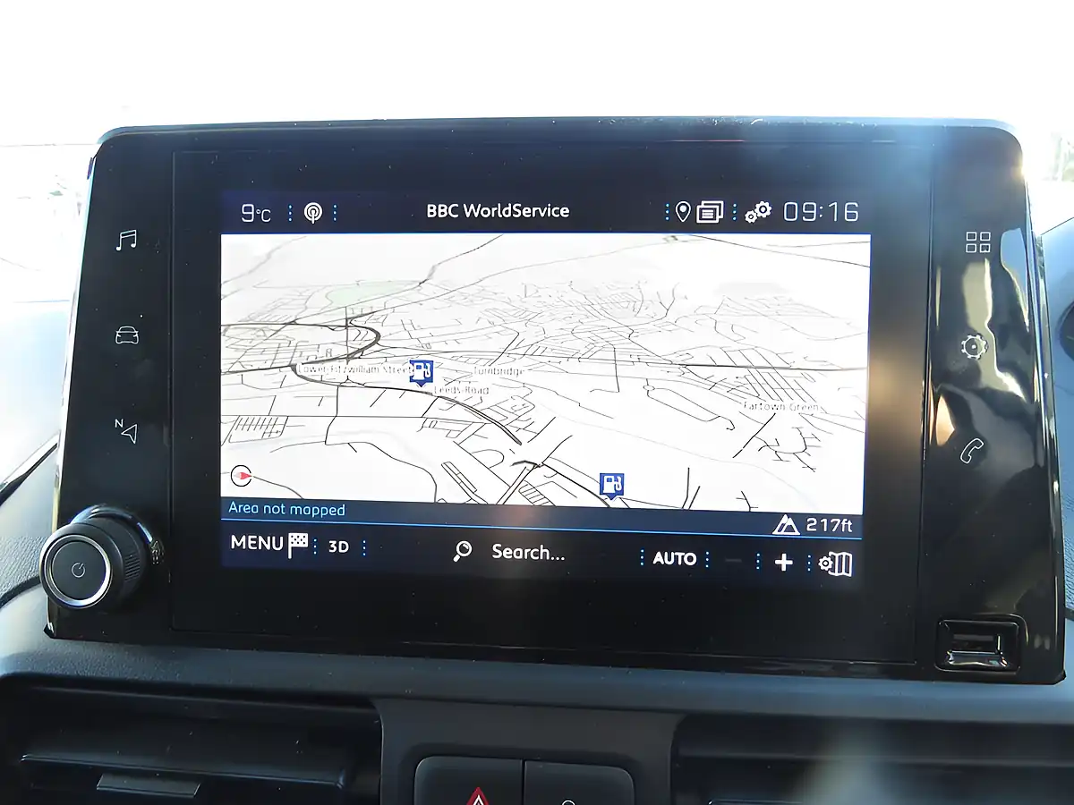 Used 2022 Peugeot Partner Professional Premium White - Interior and Exterior details 19
