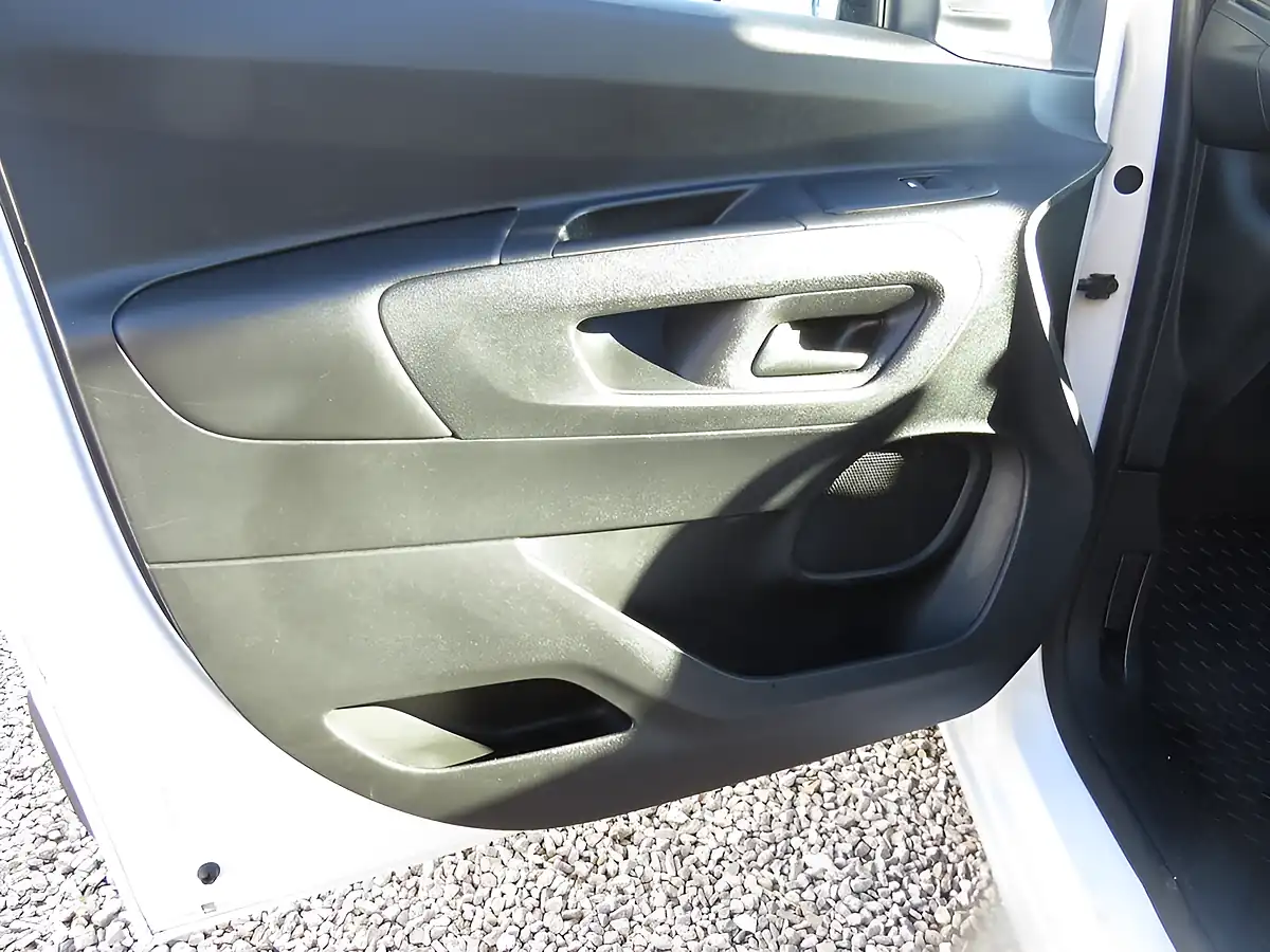 Used 2022 Peugeot Partner Professional Premium White - Interior and Exterior details 20