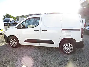 Used 2022 Peugeot Partner Professional Premium White - Interior and Exterior details 9