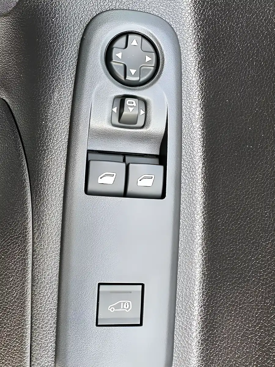 Used 2022 Peugeot Partner Professional Premium White - Interior and Exterior details 13