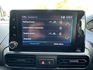 Used 2022 Peugeot Partner Professional Premium White - Interior and Exterior details 15