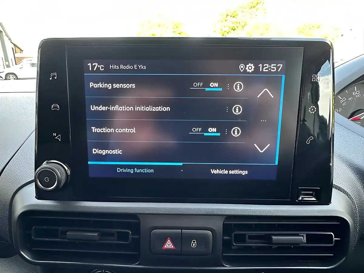 Used 2022 Peugeot Partner Professional Premium White - Interior and Exterior details 15