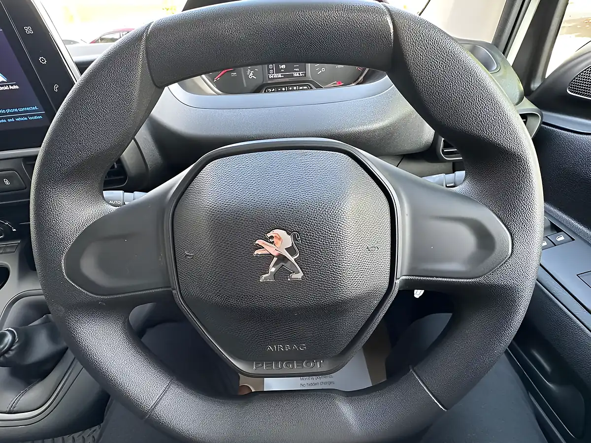 Used 2022 Peugeot Partner Professional Premium White - Interior and Exterior details 19