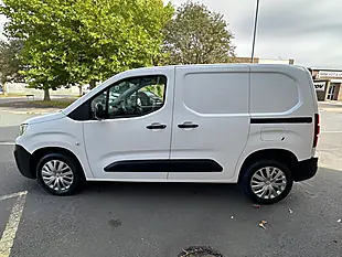 Used 2022 Peugeot Partner Professional Premium White - Interior and Exterior details 8