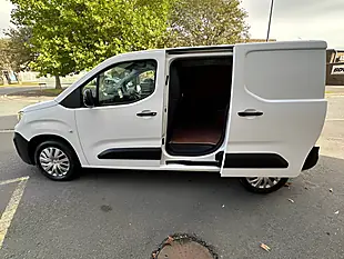 Used 2022 Peugeot Partner Professional Premium White - Interior and Exterior details 9