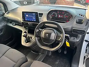 Used 2022 Peugeot Partner Professional Premium White - Interior and Exterior details 12