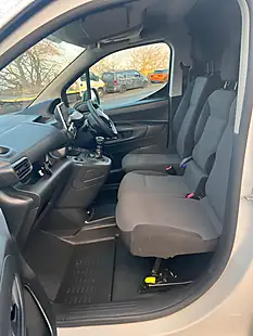 Used 2022 Peugeot Partner Professional Premium White - Interior and Exterior details 16