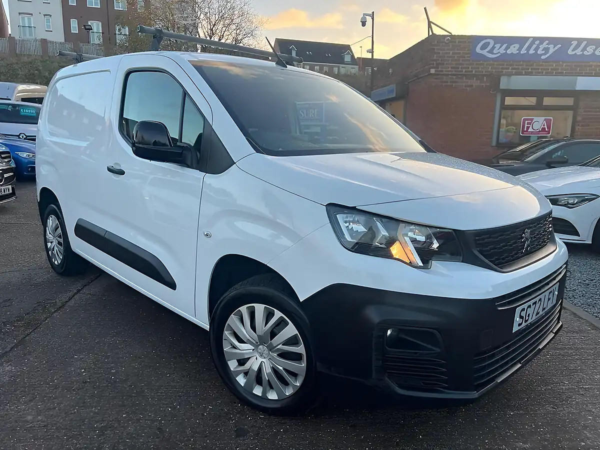 Used 2022 Peugeot Partner Professional Premium White - Interior and Exterior details 2