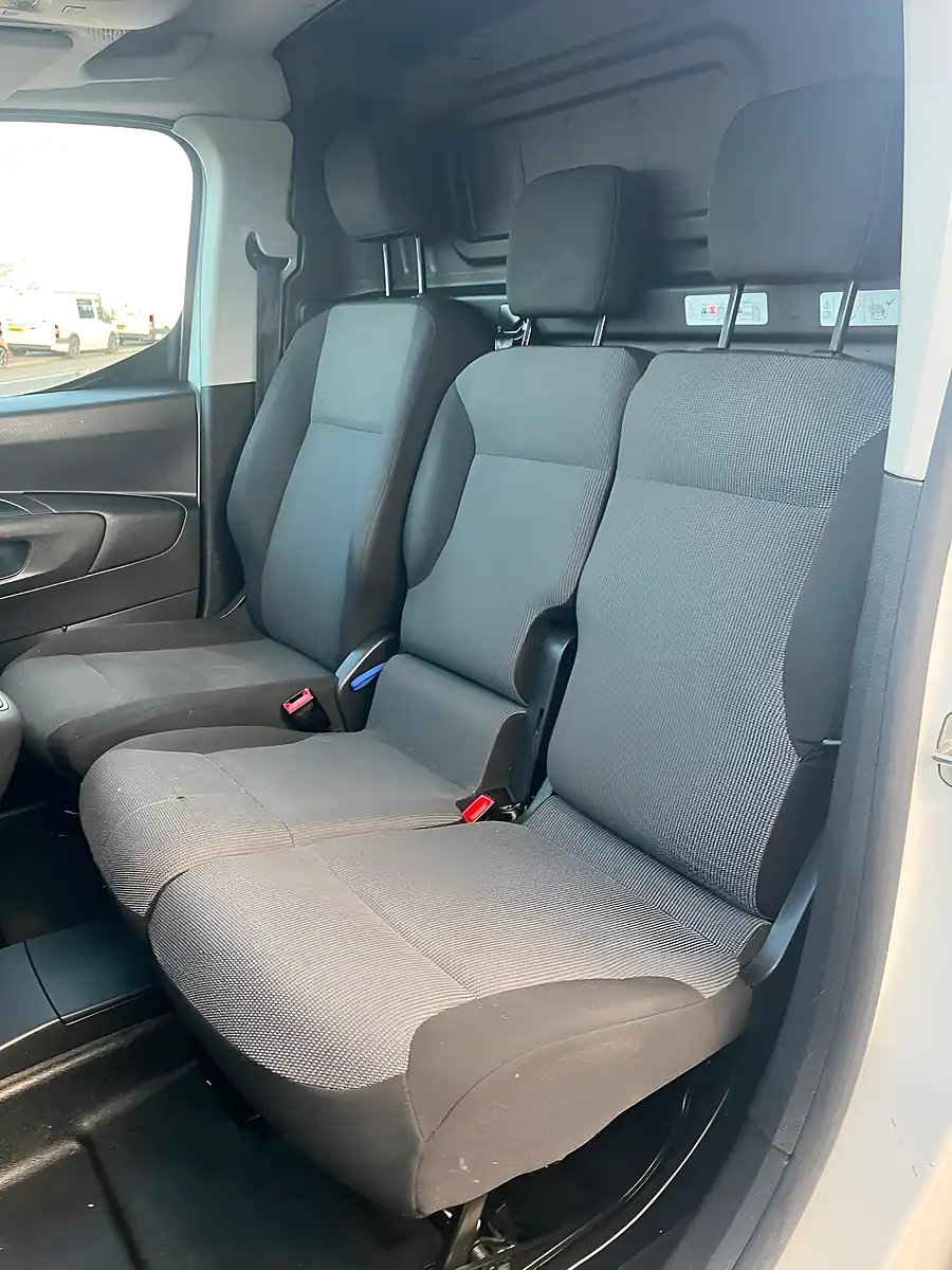 Used 2022 Peugeot Partner Professional Premium White - Interior and Exterior details 20