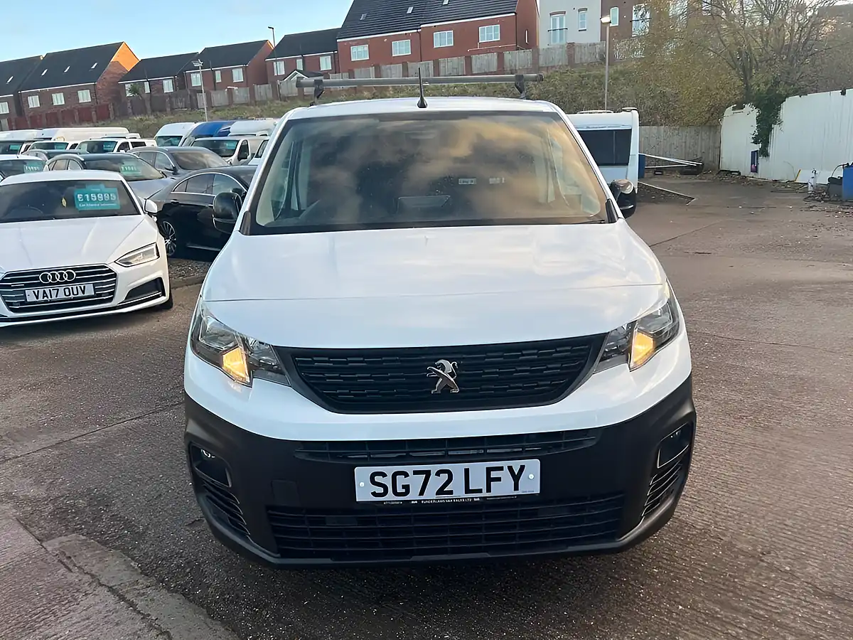 Used 2022 Peugeot Partner Professional Premium White - Interior and Exterior details 5