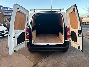 Used 2022 Peugeot Partner Professional Premium White - Interior and Exterior details 7