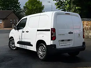 Used 2022 Peugeot Partner Professional Premium White - Interior and Exterior details 10