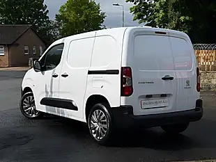 Used 2022 Peugeot Partner Professional Premium White - Interior and Exterior details 12
