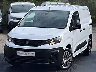 Used 2022 Peugeot Partner Professional Premium White - Interior and Exterior details 19