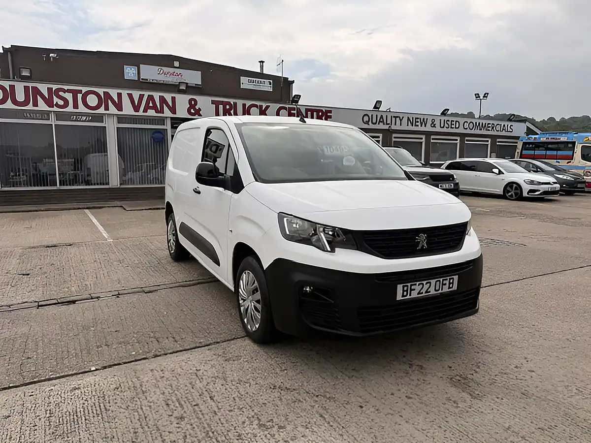 Used 2022 Peugeot Partner Professional White - Front View