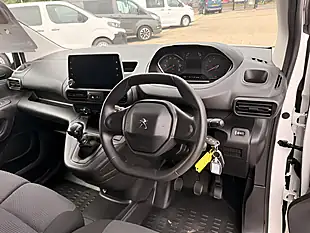 Used 2022 Peugeot Partner Professional White - Interior and Exterior details 10