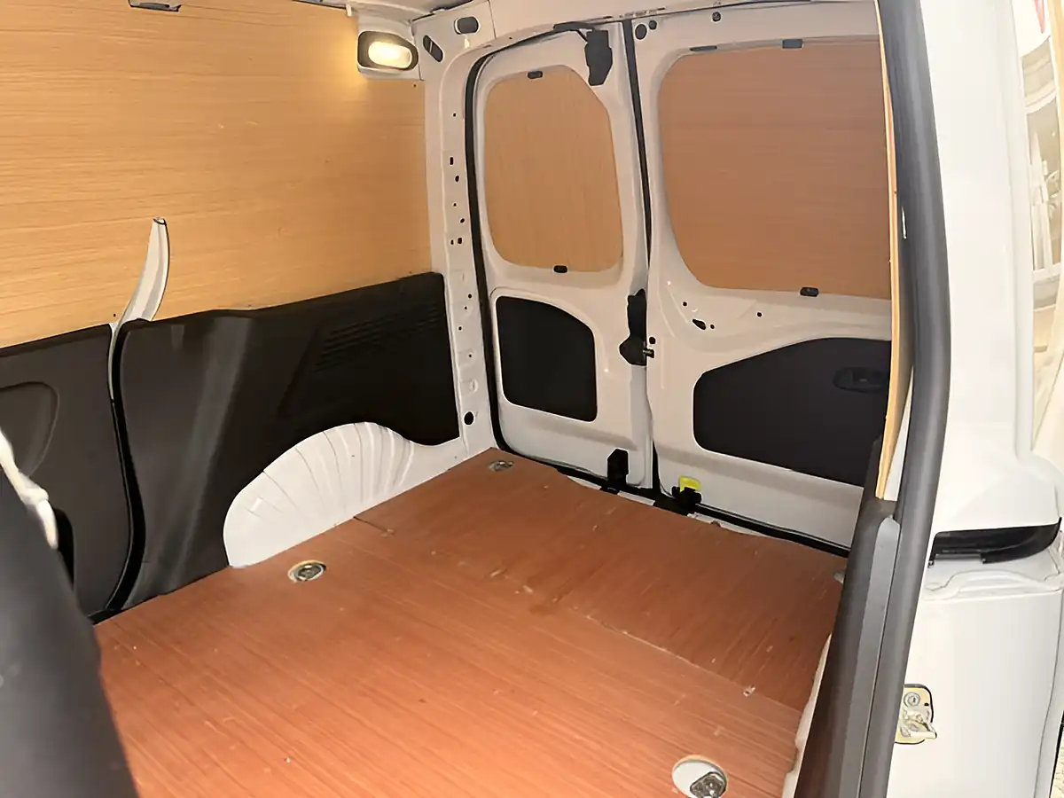 Used 2022 Peugeot Partner Professional White - Interior and Exterior details 4