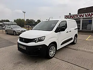 Used 2022 Peugeot Partner Professional White - Interior and Exterior details 5