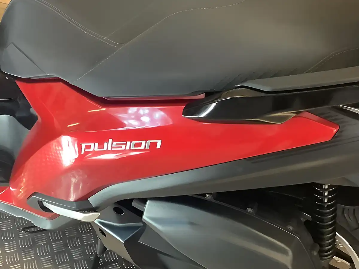 Used 2022 Peugeot Pulsion T9 Red - Interior and Exterior details 11