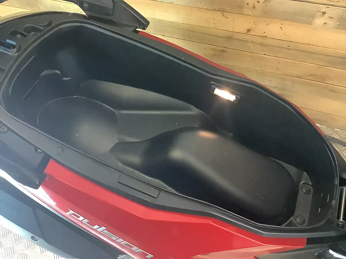 Used 2022 Peugeot Pulsion T9 Red - Interior and Exterior details 12