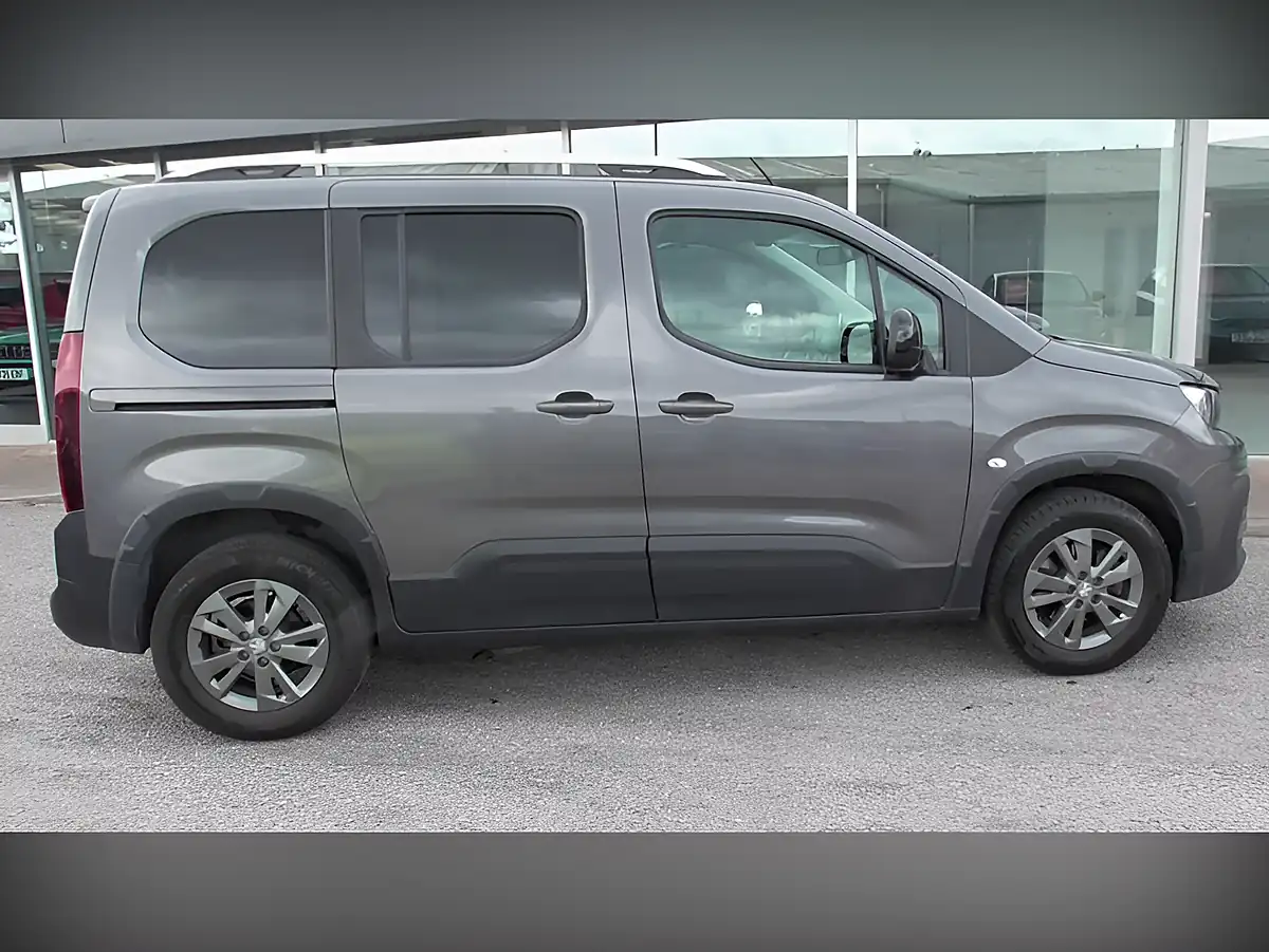 Used 2022 Peugeot Rifter Horizon Re Grey - Interior and Exterior details 5