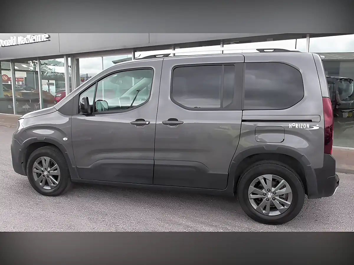 Used 2022 Peugeot Rifter Horizon Re Grey - Interior and Exterior details 6