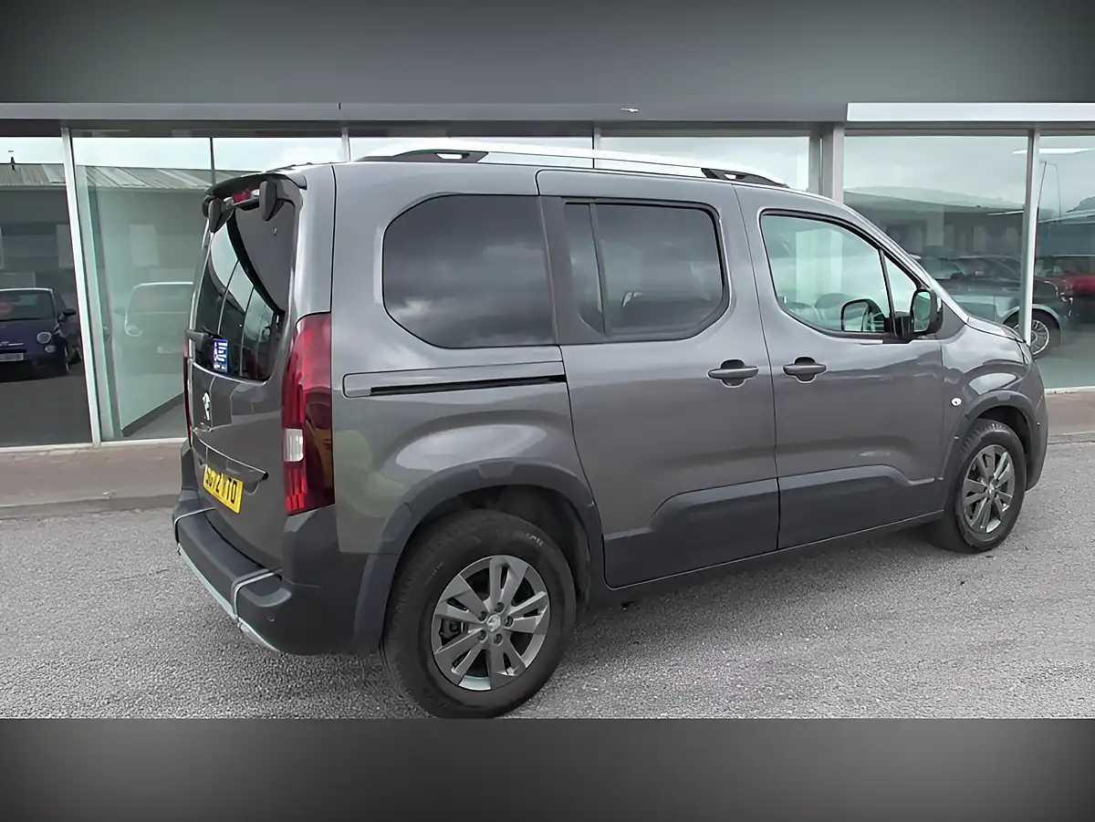 Used 2022 Peugeot Rifter Horizon Re Grey - Interior and Exterior details 7
