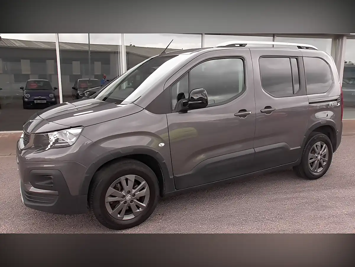 Used 2022 Peugeot Rifter Horizon Re Grey - Interior and Exterior details 9