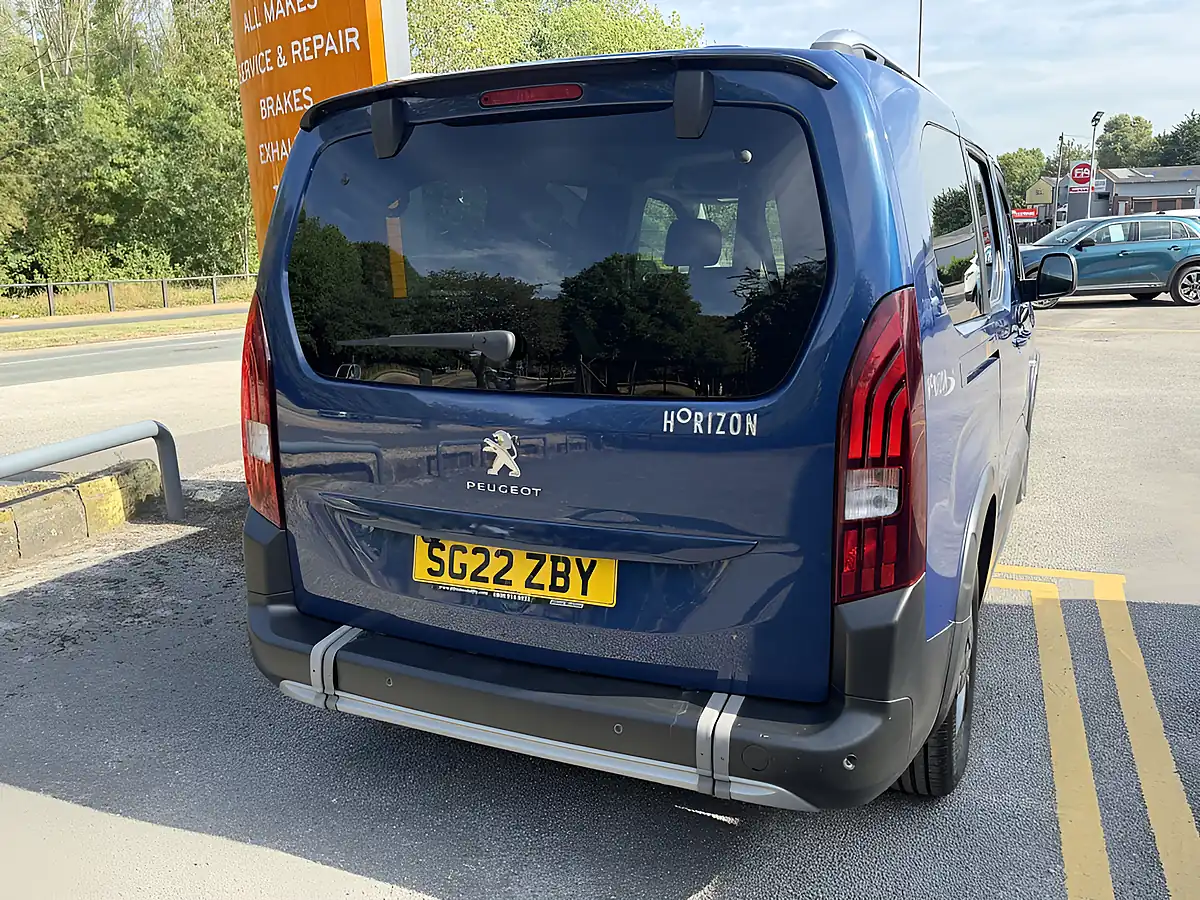 Used 2022 Peugeot Rifter Horizon RS Plus Blue - Interior and Exterior details 11