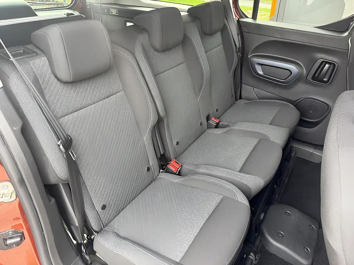 Used 2022 Peugeot Rifter Horizon RS Plus Orange - Interior and Exterior details 6