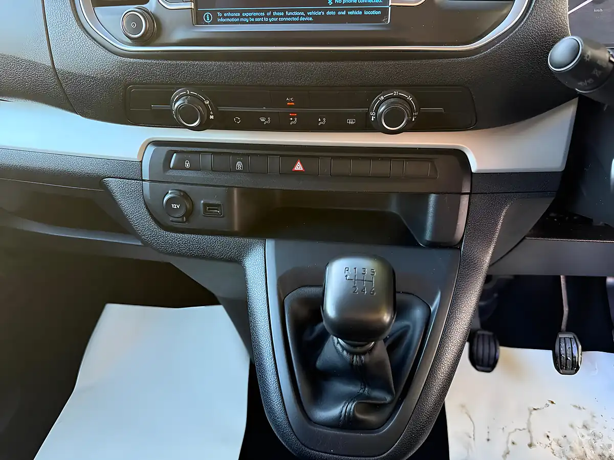 Used 2022 Peugeot Traveller Active Standard White - Interior and Exterior details 15