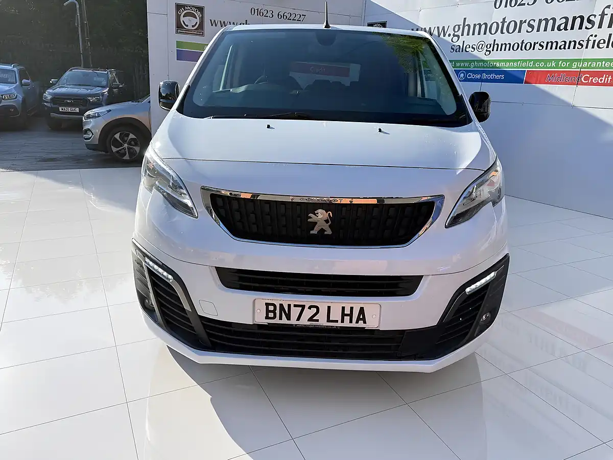 Used 2022 Peugeot Traveller Active Standard White - Interior and Exterior details 2