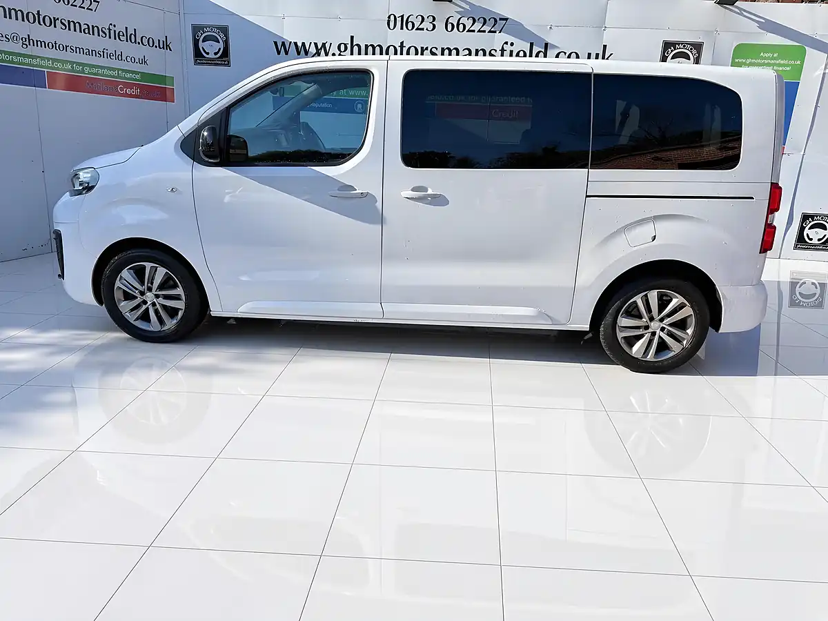 Used 2022 Peugeot Traveller Active Standard White - Interior and Exterior details 4