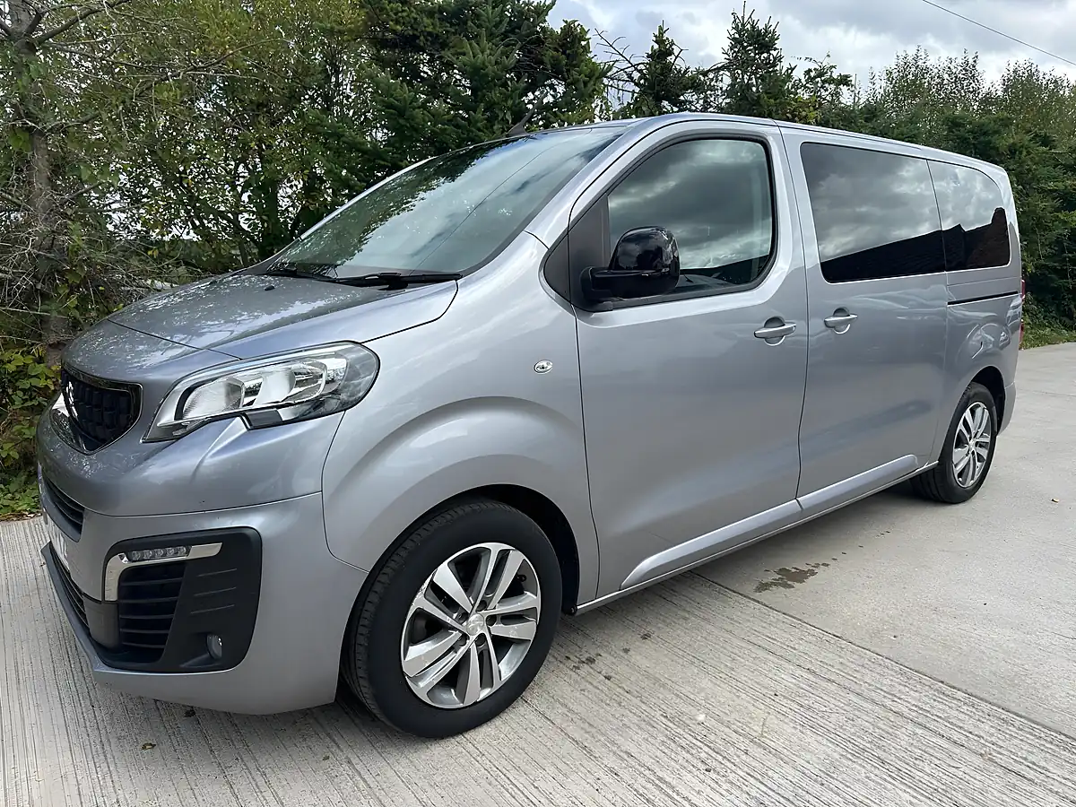 Used 2022 Peugeot Traveller - Front View