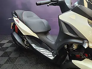 Used 2022 Piaggio MP3 Sport White - Interior and Exterior details 10