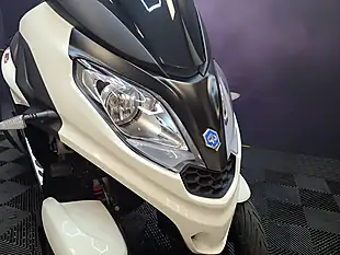 Used 2022 Piaggio MP3 Sport White - Interior and Exterior details 8