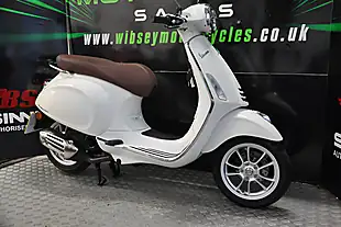 Used 2022 Piaggio Primavera 50 Silver - Interior and Exterior details 12