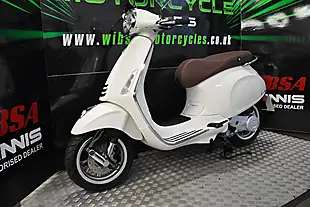 Used 2022 Piaggio Primavera 50 Silver - Interior and Exterior details 3