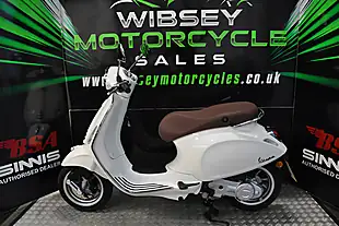 Used 2022 Piaggio Primavera 50 Silver - Interior and Exterior details 4
