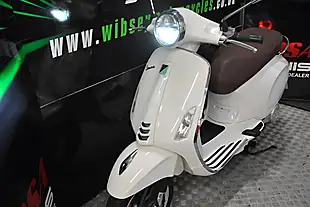 Used 2022 Piaggio Primavera 50 Silver - Interior and Exterior details 8