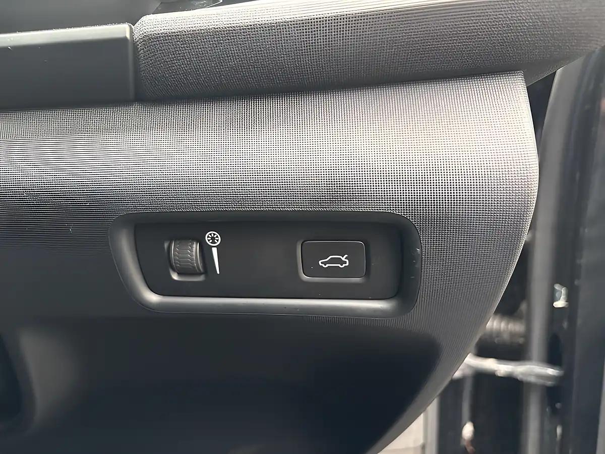 Used 2022 Polestar 2 Long Range Black - Interior and Exterior details 15