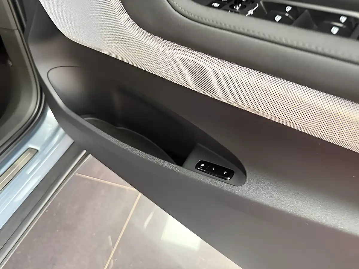 Used 2022 Polestar Polestar 2 Long Range Grey - Interior and Exterior details 16