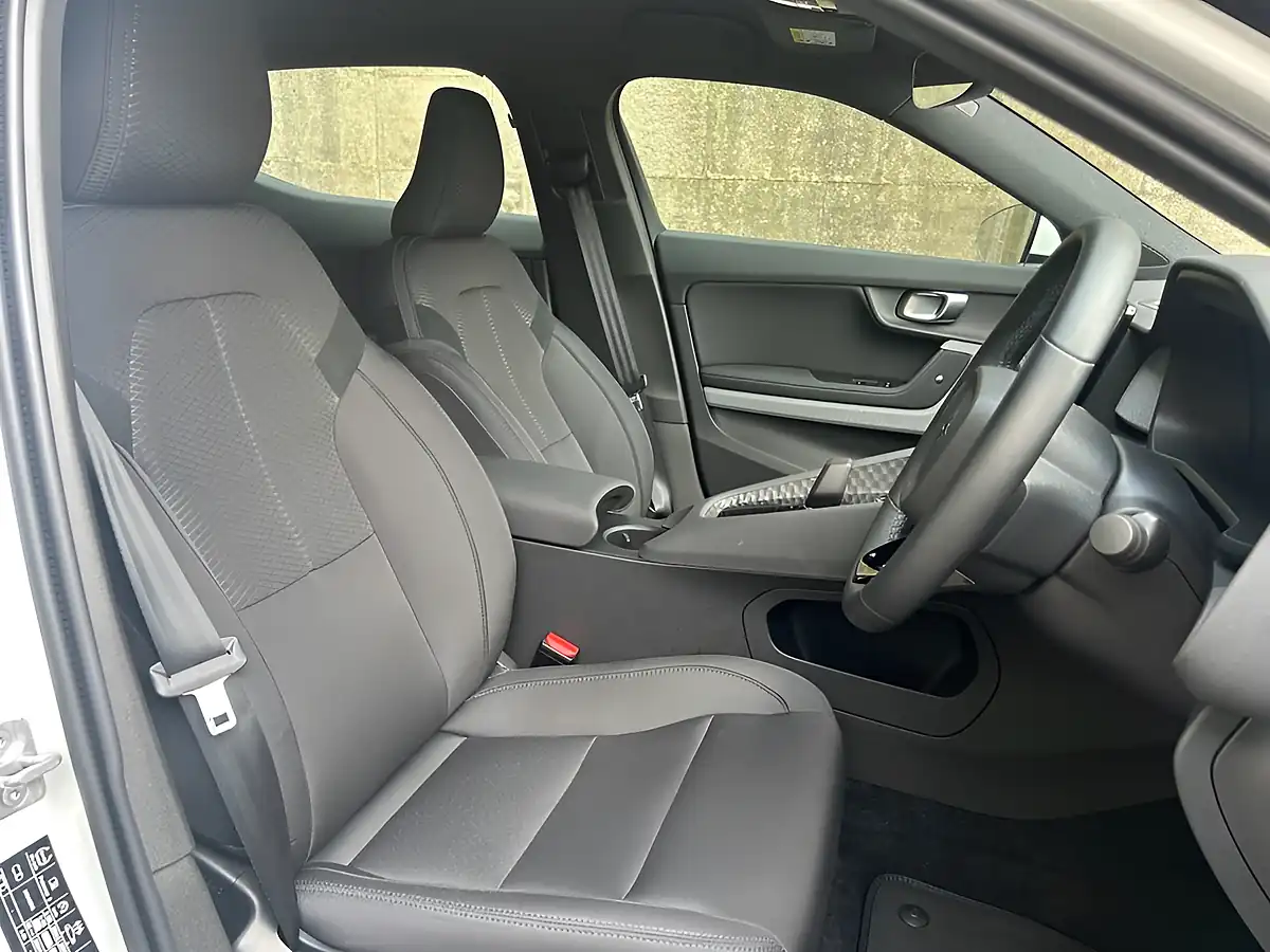 Used 2022 Polestar Polestar 2 Standard Range White - Interior and Exterior details 8