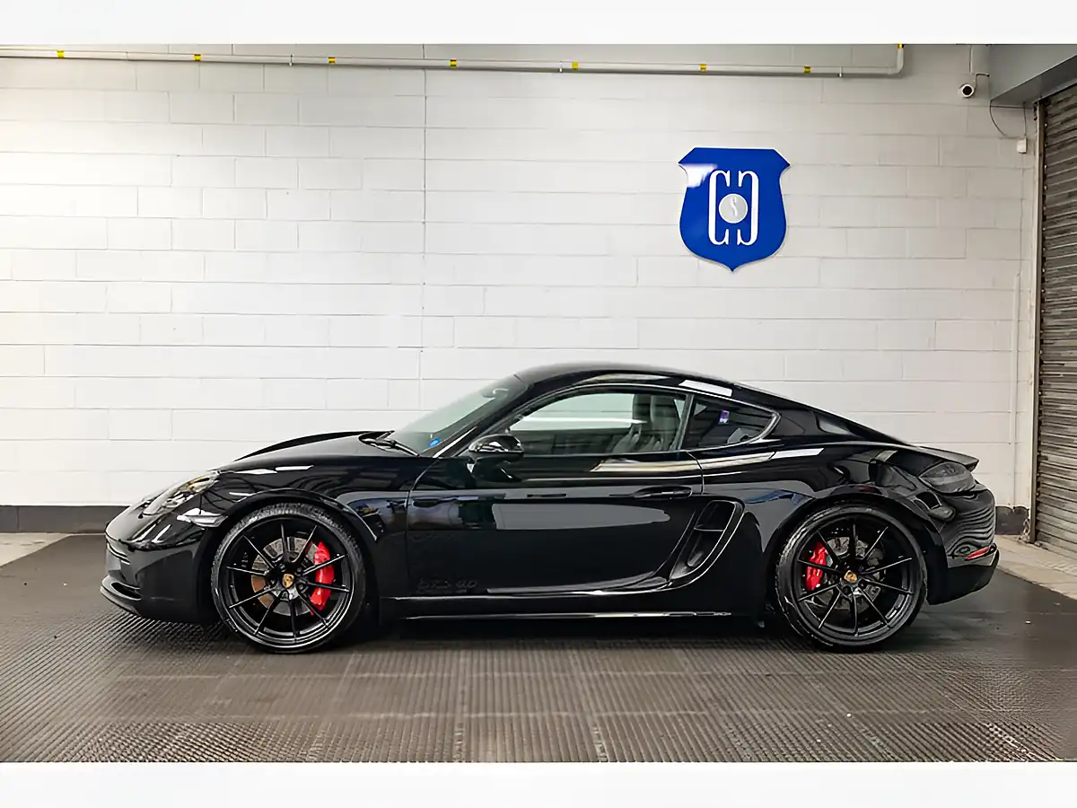 Used 2022 Porsche 718 Cayman Gts Black - Interior and Exterior details 4