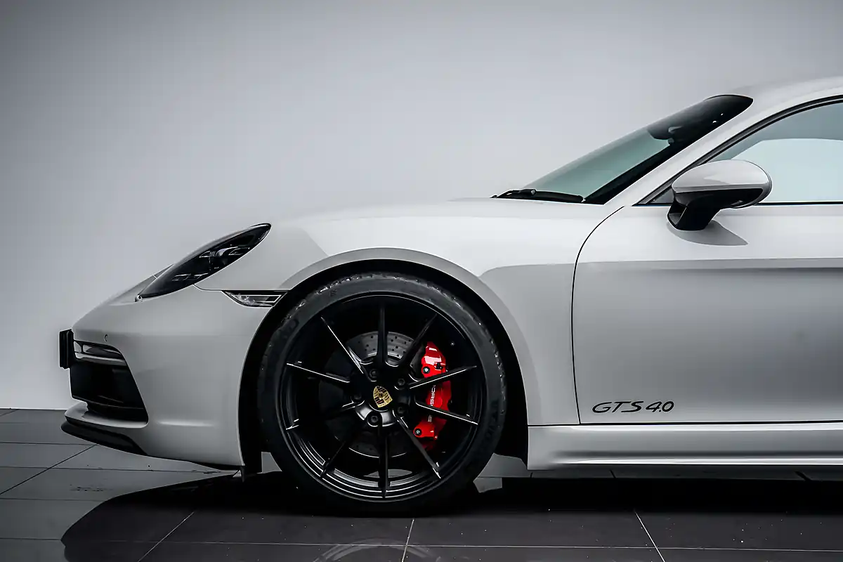 Used 2022 Porsche 718 Cayman Gts Crayon - Interior and Exterior details 11